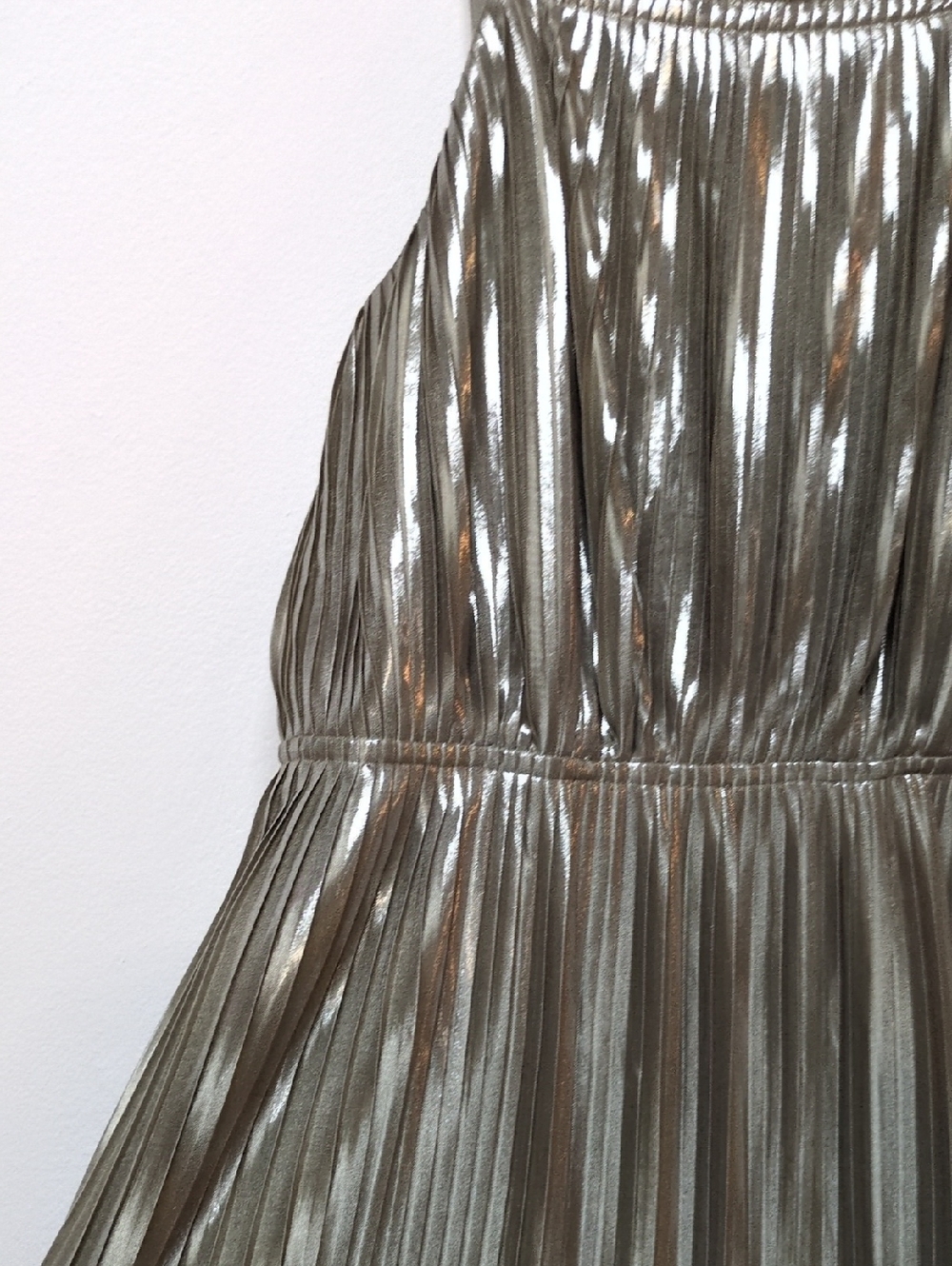 Bannana Republic Metallic Silver Pleated Midi Dress, Size 2 - Picture 4 of 9